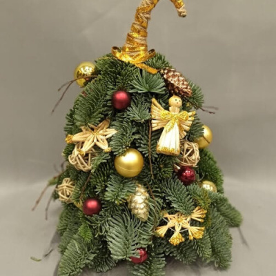 "Елка N 5" (25 см.) из нобилиса и сухоцветов. N 2589