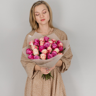 Букет из 25 роз 40 см. в упаковке 45007-ФР