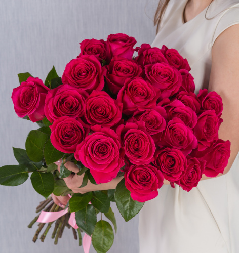 Букет из 25 розовых роз с крупным бутоном 60 см. арт. 7306