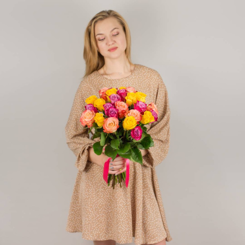 Букет из 15 цветных Эквадорских роз 40 см. с крупным бутоном арт. 50564