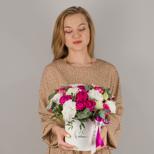 Коробка с розовыми пионовидными розами. Размер L. арт. 45002